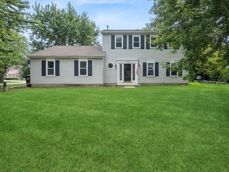 1348 Loch Lomond Drive Crystal Lake IL 60014
