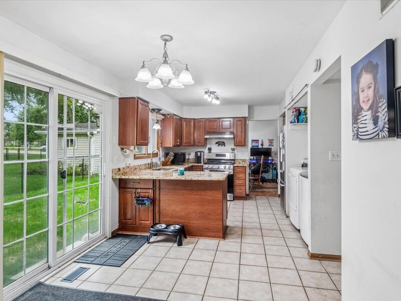 1348 Loch Lomond Drive Crystal Lake IL 60014