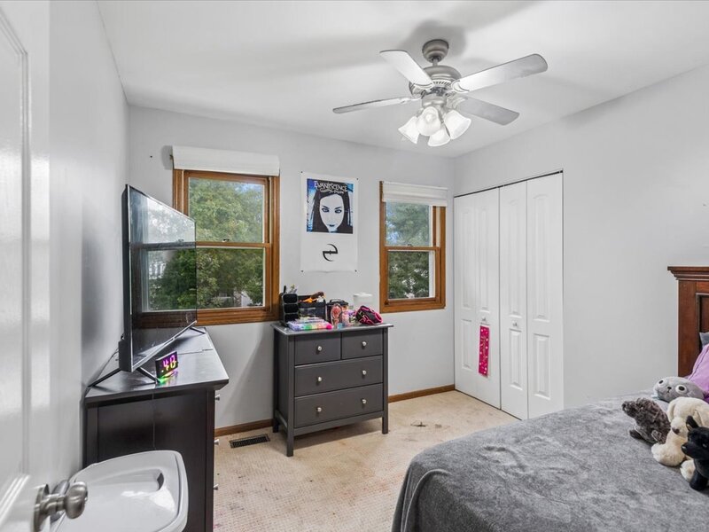 1348 Loch Lomond Drive Crystal Lake IL 60014