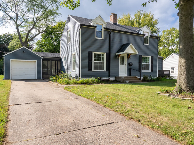 1606 Coffelt Avenue Davenport IA 52803