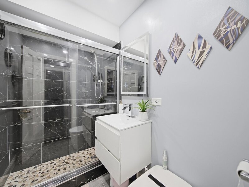 4017 W 58th Street Chicago IL 60629