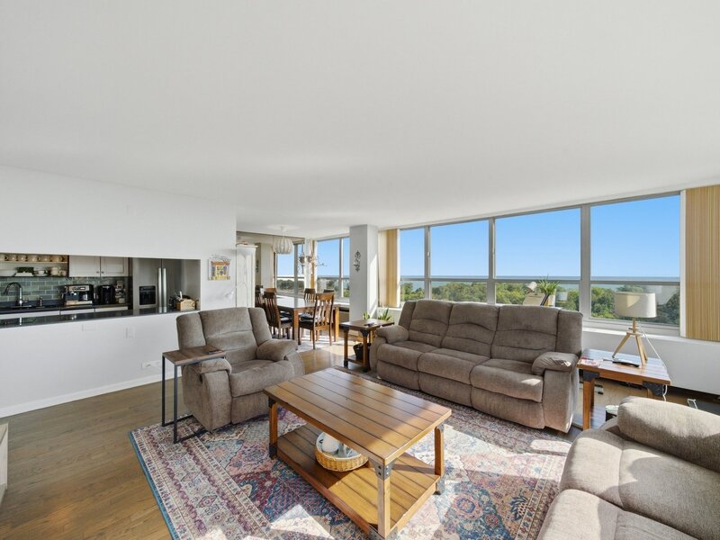 3550 N Lake Shore Drive Chicago IL 60657