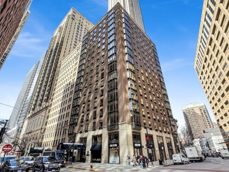 40 E Delaware Place Chicago IL 60611