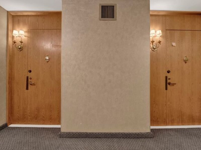 40 E Delaware Place Chicago IL 60611