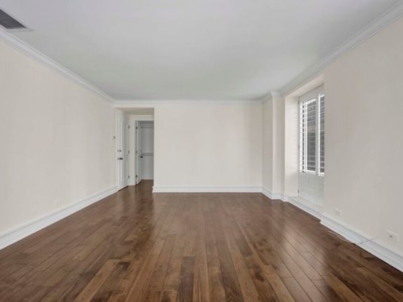 40 E Delaware Place Chicago IL 60611