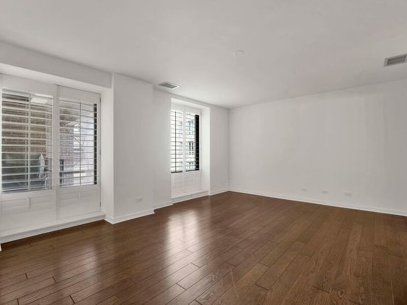 40 E Delaware Place Chicago IL 60611