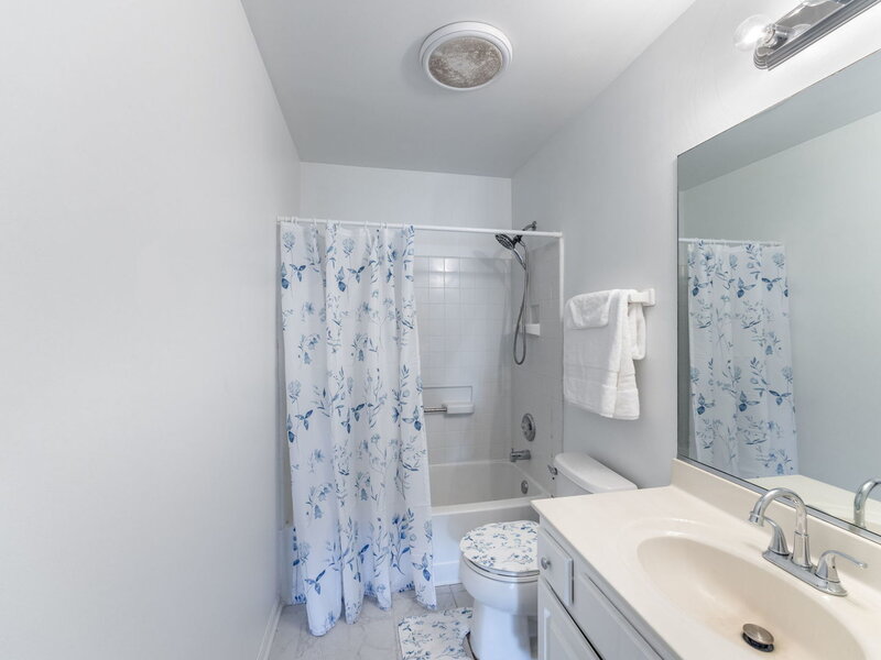 1237 E Greystone Drive Round Lake Beach IL 60073