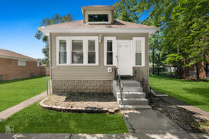 Photo of 9050 S Ellis Avenue Chicago IL 60619