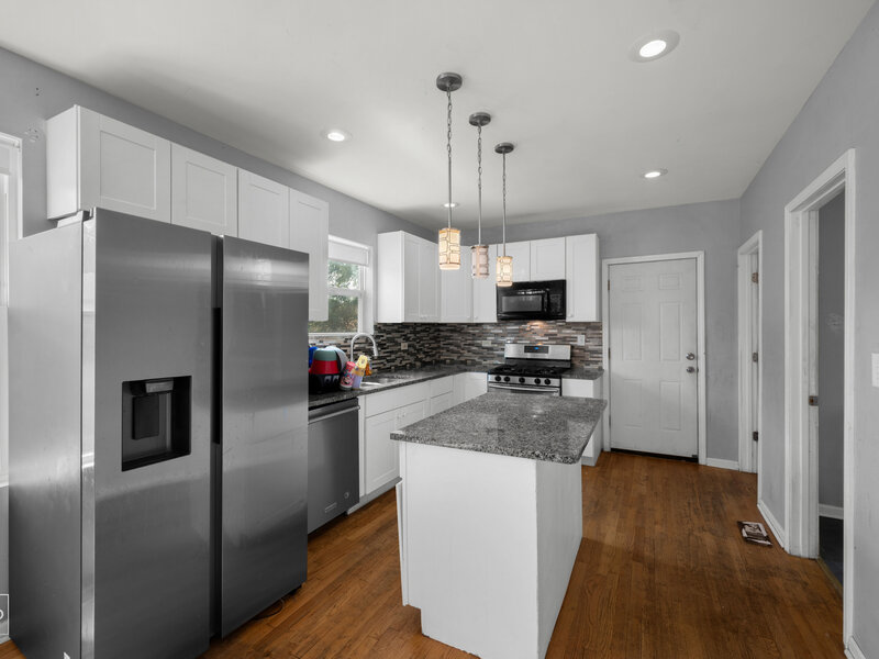 9050 S Ellis Avenue Chicago IL 60619