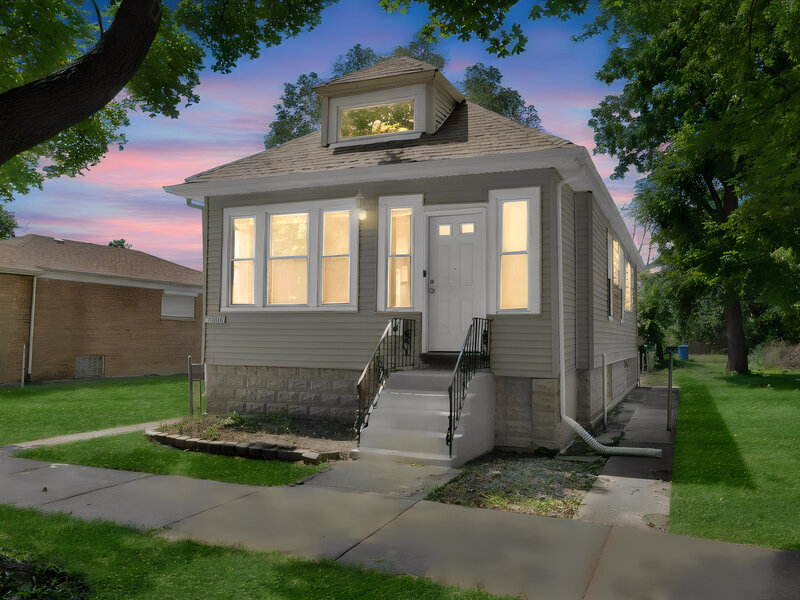 9050 S Ellis Avenue Chicago IL 60619