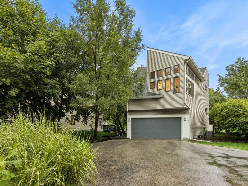 19449 W Forest Lane Mundelein IL 60060