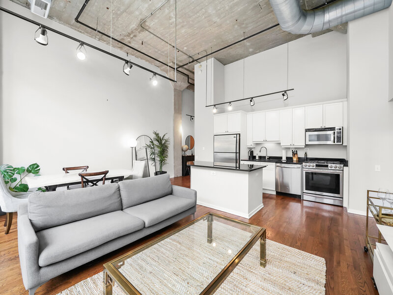 900 N Kingsbury Street Chicago IL 60610
