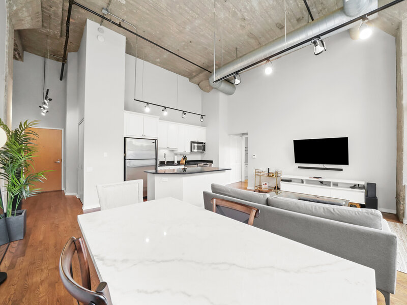 900 N Kingsbury Street Chicago IL 60610