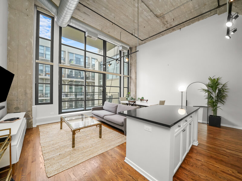 900 N Kingsbury Street Chicago IL 60610