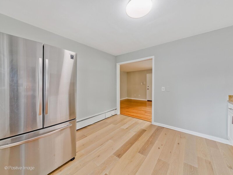 7021 N Ridge Boulevard Chicago IL 60645