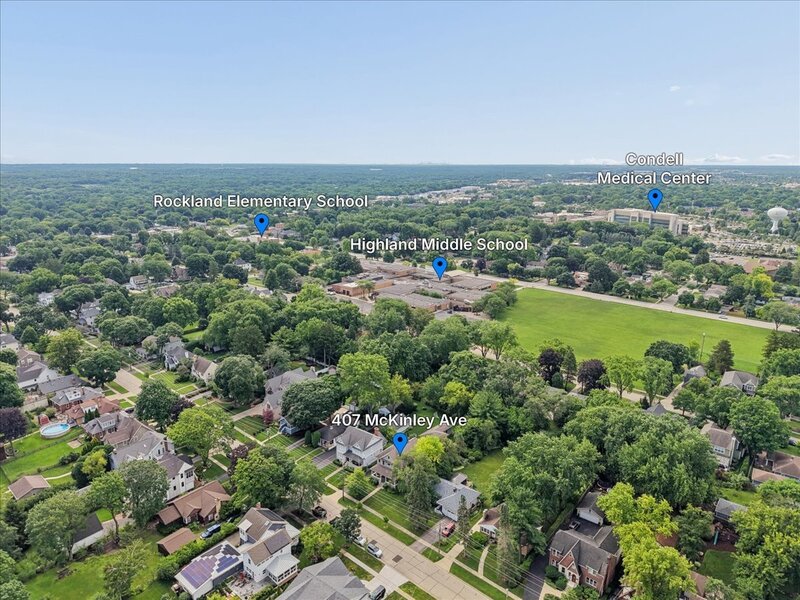 407 Mckinley Avenue Libertyville IL 60048