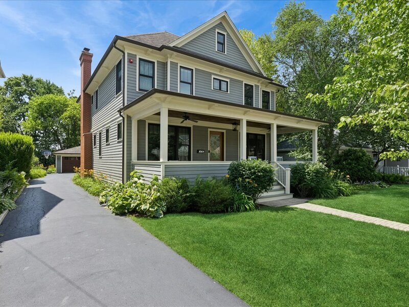 407 Mckinley Avenue Libertyville IL 60048