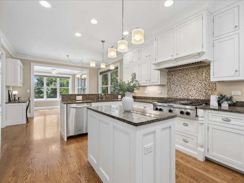 407 Mckinley Avenue Libertyville IL 60048