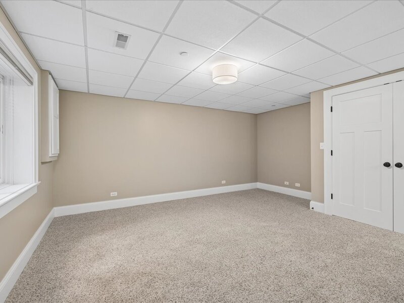 407 Mckinley Avenue Libertyville IL 60048
