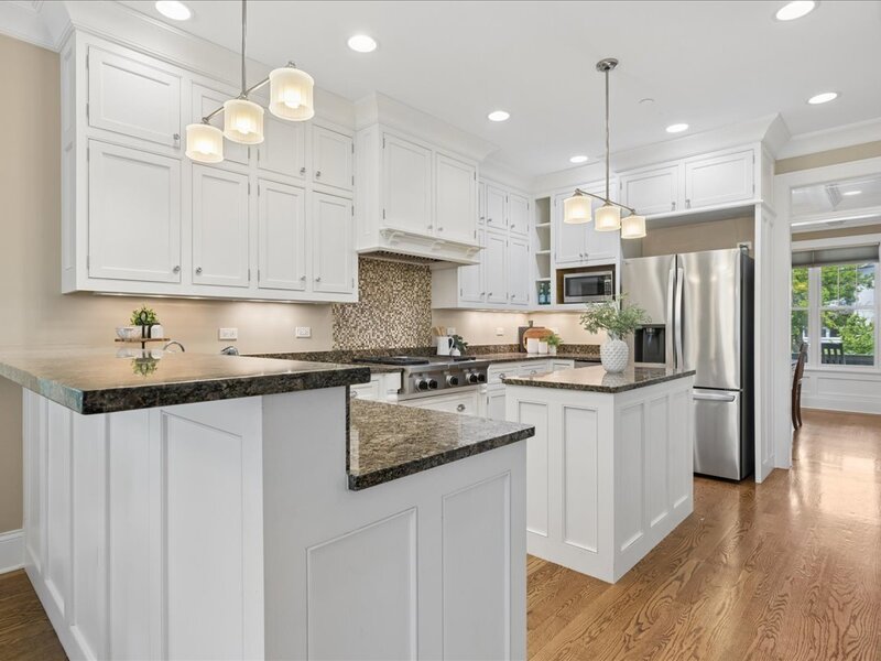 407 Mckinley Avenue Libertyville IL 60048