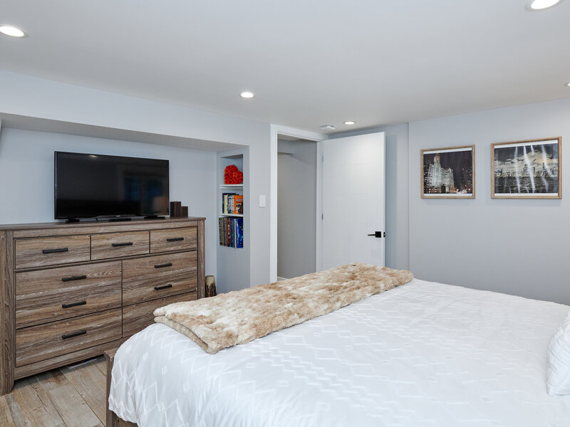6242 N Kenmore Avenue Chicago IL 60660