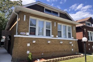 Photo of 8340 S Paxton Avenue Chicago IL 60617