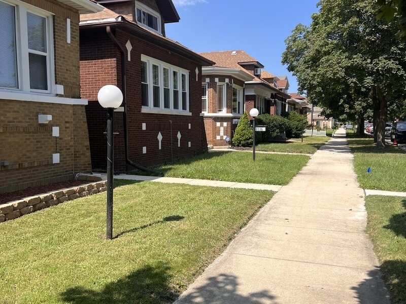 8340 S Paxton Avenue Chicago IL 60617