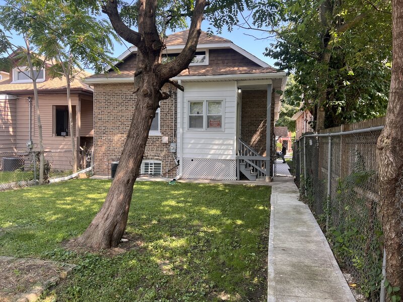 8340 S Paxton Avenue Chicago IL 60617