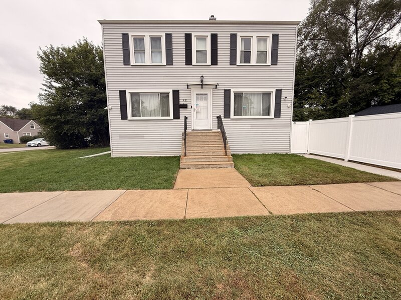 431 W Elm Street Villa Park IL 60181