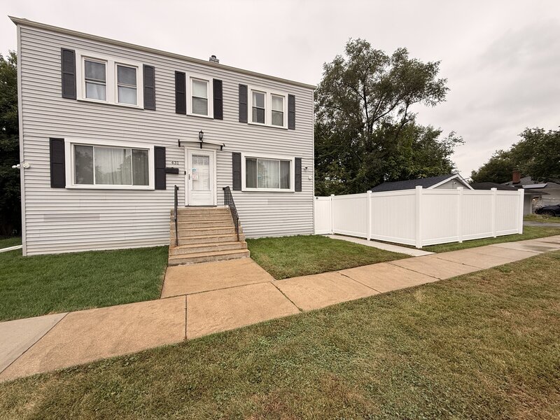 431 W Elm Street Villa Park IL 60181