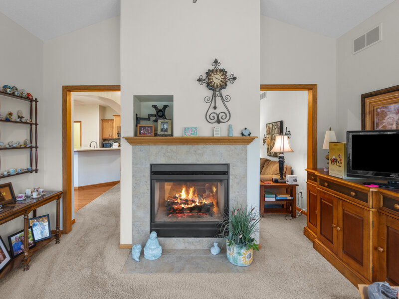 4046 Charles Court Bettendorf IA 52722