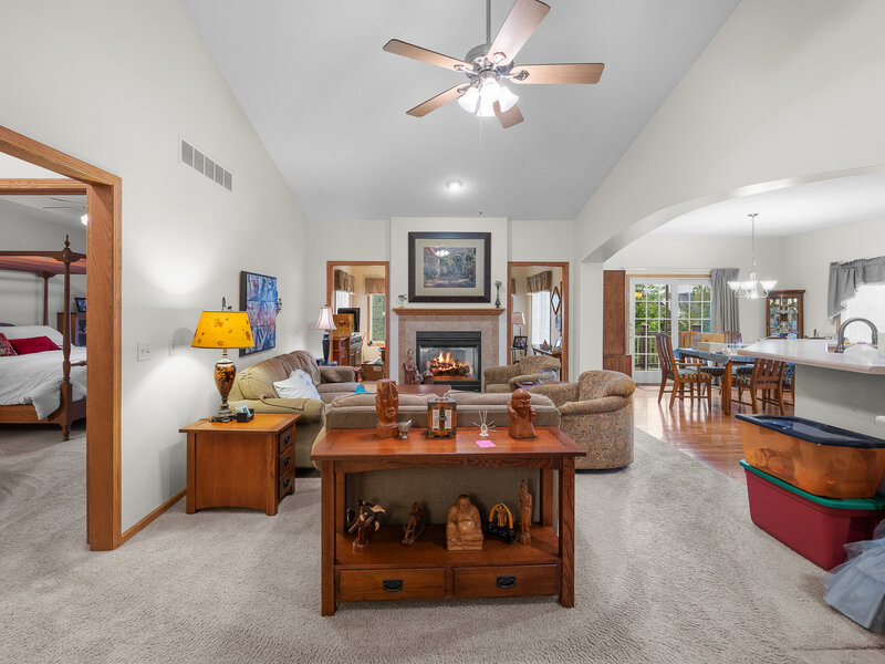4046 Charles Court Bettendorf IA 52722