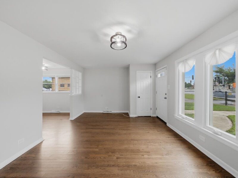 14637 Vincennes Road Harvey IL 60426