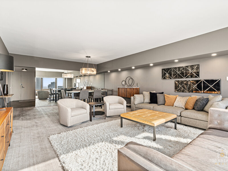 175 E Delaware Place Chicago IL 60611