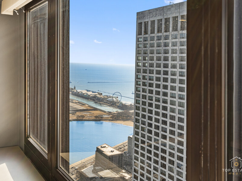 175 E Delaware Place Chicago IL 60611