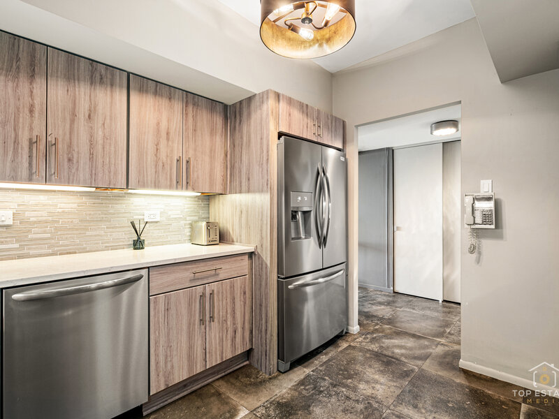 175 E Delaware Place Chicago IL 60611