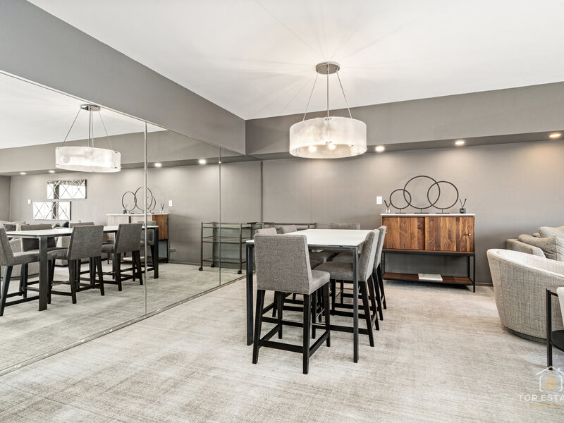 175 E Delaware Place Chicago IL 60611