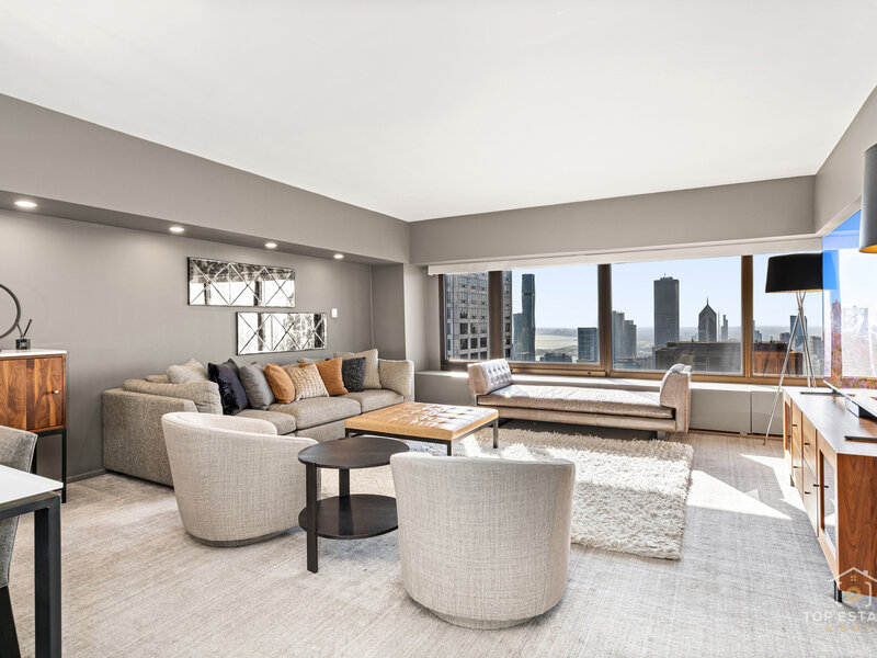 175 E Delaware Place Chicago IL 60611