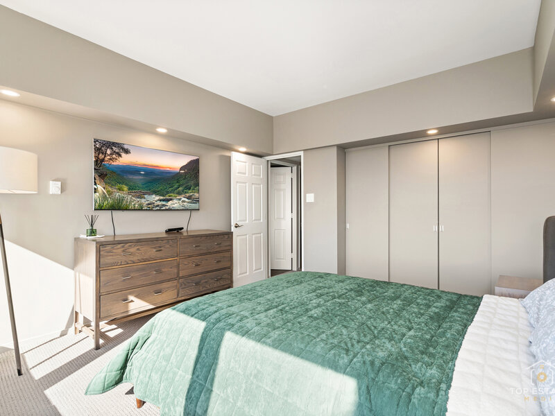 175 E Delaware Place Chicago IL 60611