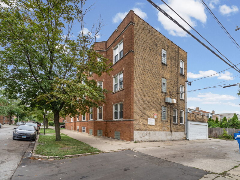 6301 N Richmond Street Chicago IL 60659
