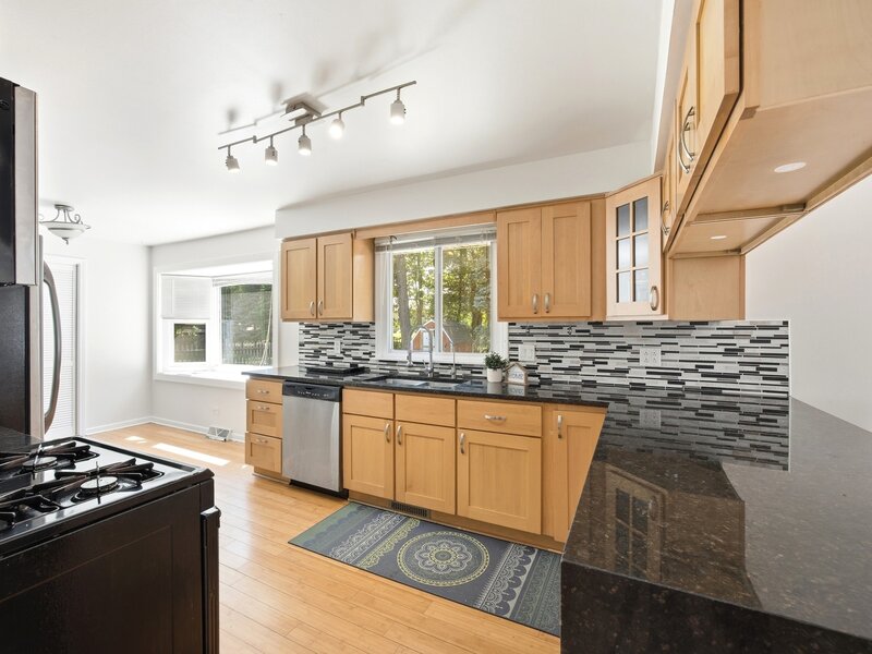 904 Chippewa Drive Elgin IL 60120
