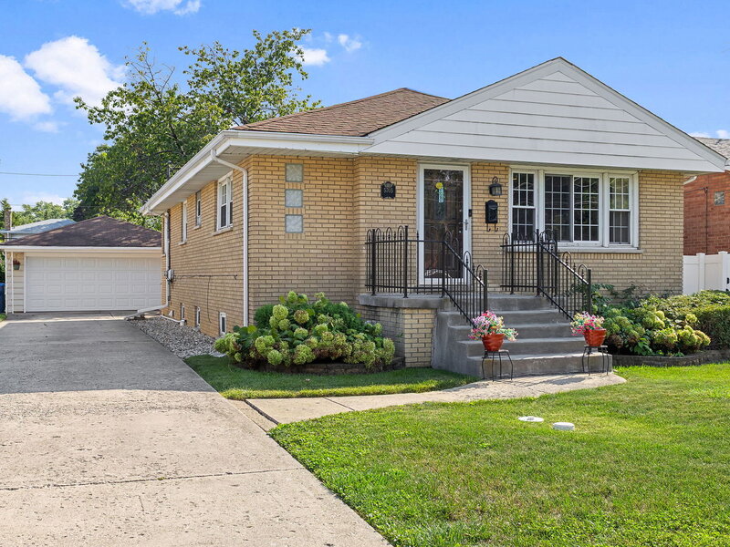 5705 W Maple Avenue Berkeley IL 60163