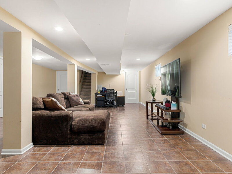 5705 W Maple Avenue Berkeley IL 60163