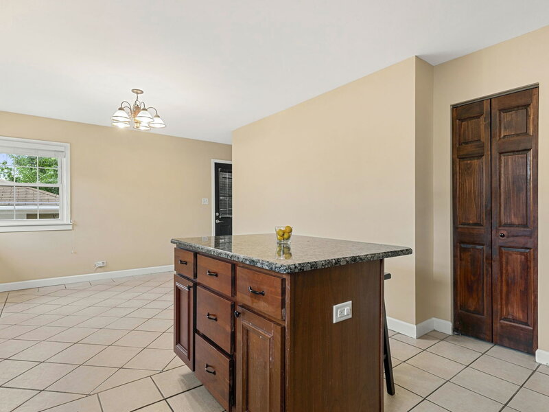 5705 W Maple Avenue Berkeley IL 60163