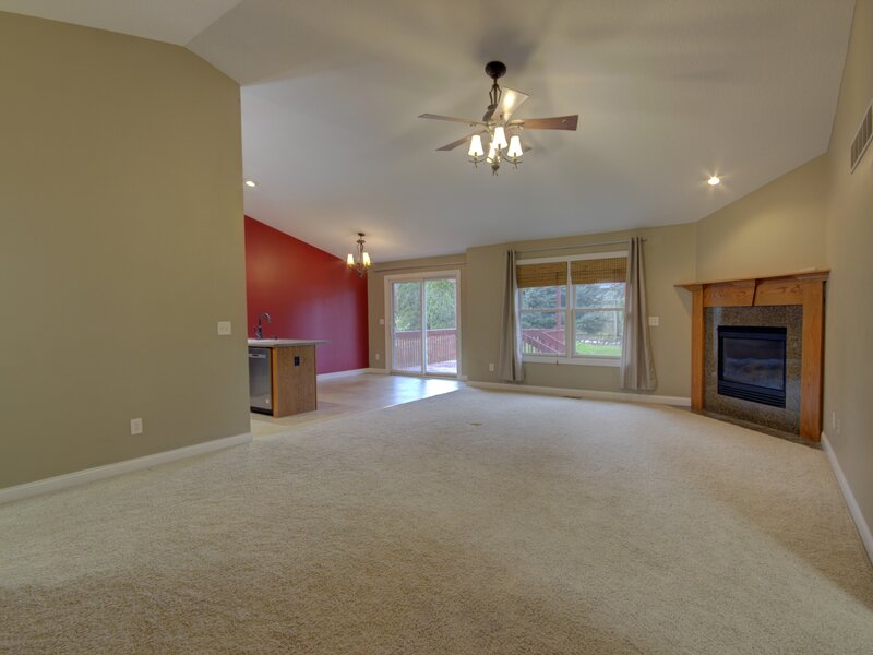 2215 W 59th Street Davenport IA 52806