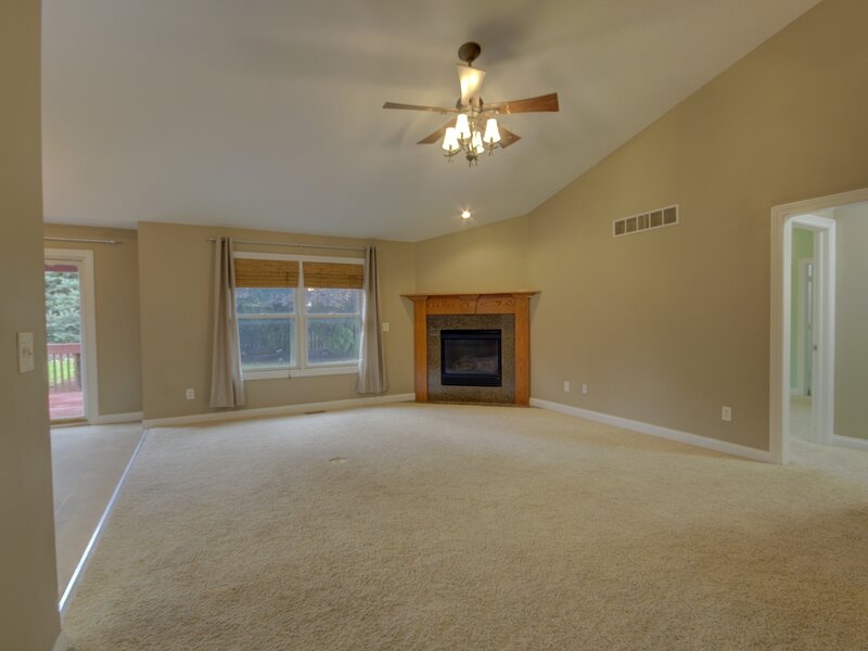 2215 W 59th Street Davenport IA 52806