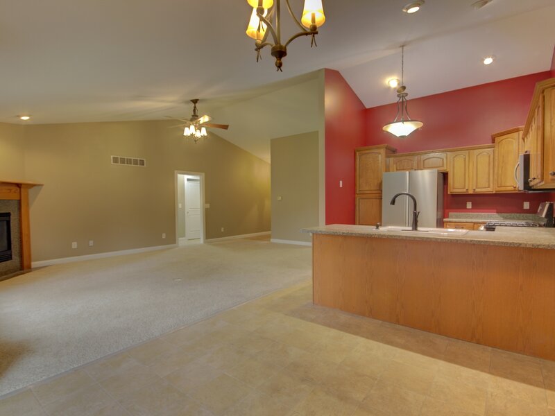 2215 W 59th Street Davenport IA 52806