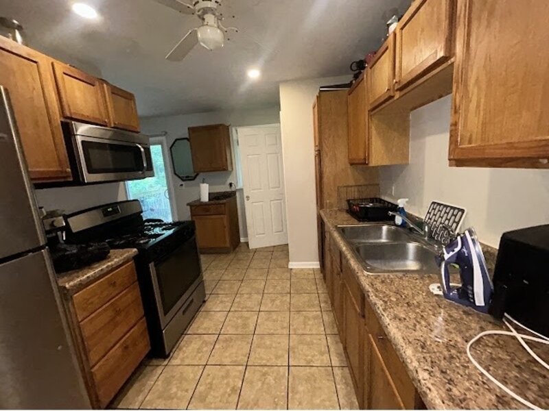 2106 Gideon Avenue Zion IL 60099