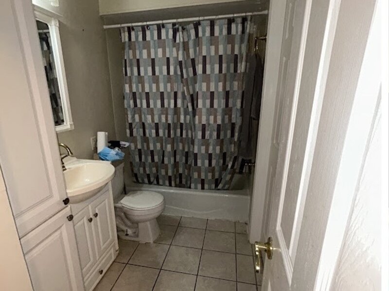 2106 Gideon Avenue Zion IL 60099