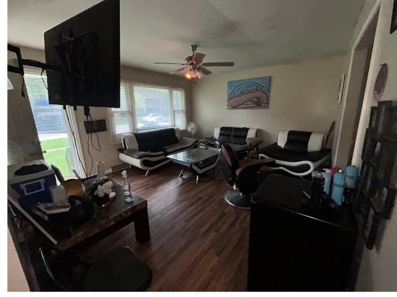 2106 Gideon Avenue Zion IL 60099